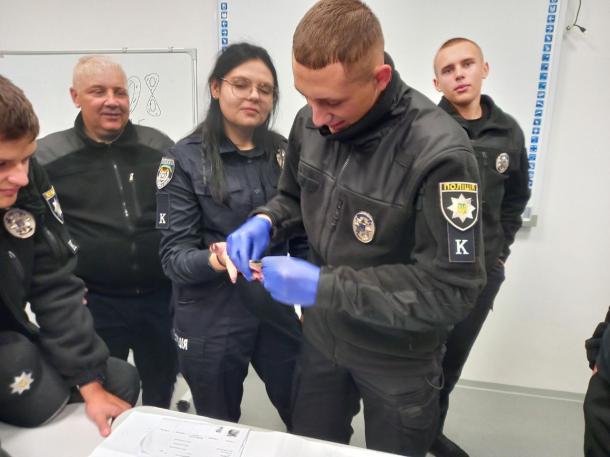 Підвищення рівня практичноі складовоі підготовки майбутніх поліцейських зі зразками криміналістичної техніки Фото 3