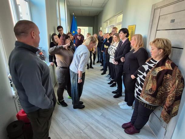 Працівники Секретаріату Уповноваженого Верховної Ради України з прав людини пройшли практичне навчання з домедичної підготовки Фото 3