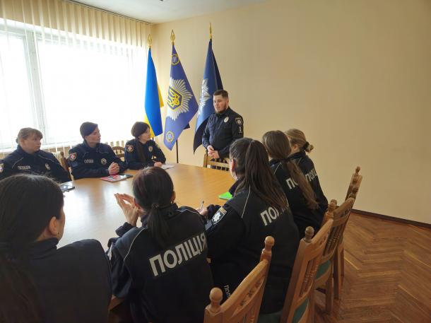 Заняття щодо особливостей взаємодії поліцейських СОБ з поліцейськими ювенальної превенції Фото 2