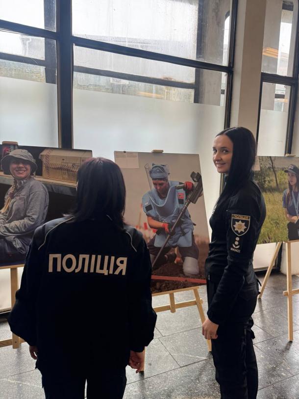 Фотовиставка «Жінки у розмінуванні» Фото 1