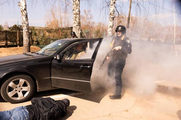 Навчання на блокпості в умовах бойових загроз Фото 1