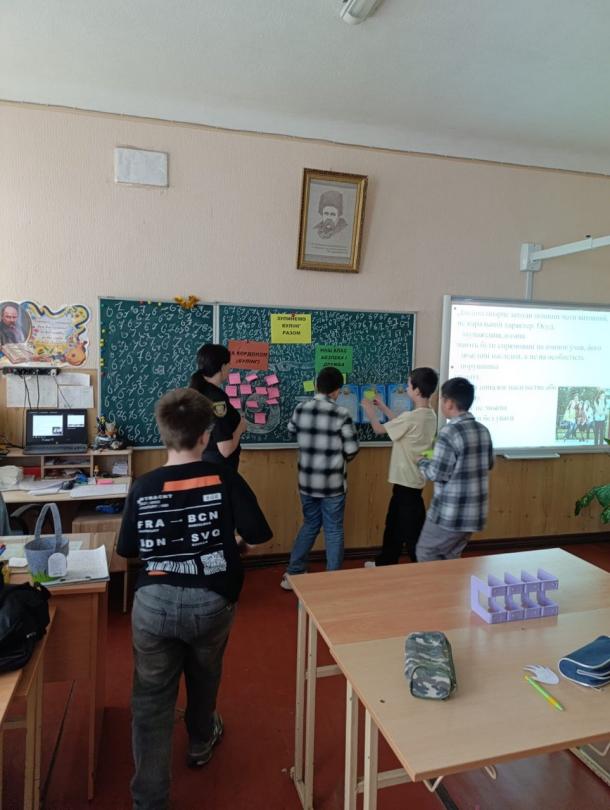 Слухачі КЦСПП завітали до київської гімназії Фото 1