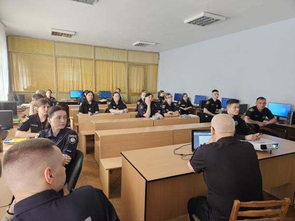 Практичне заняття на тему «Цифрова грамотність у роботі поліцейського» Фото 1